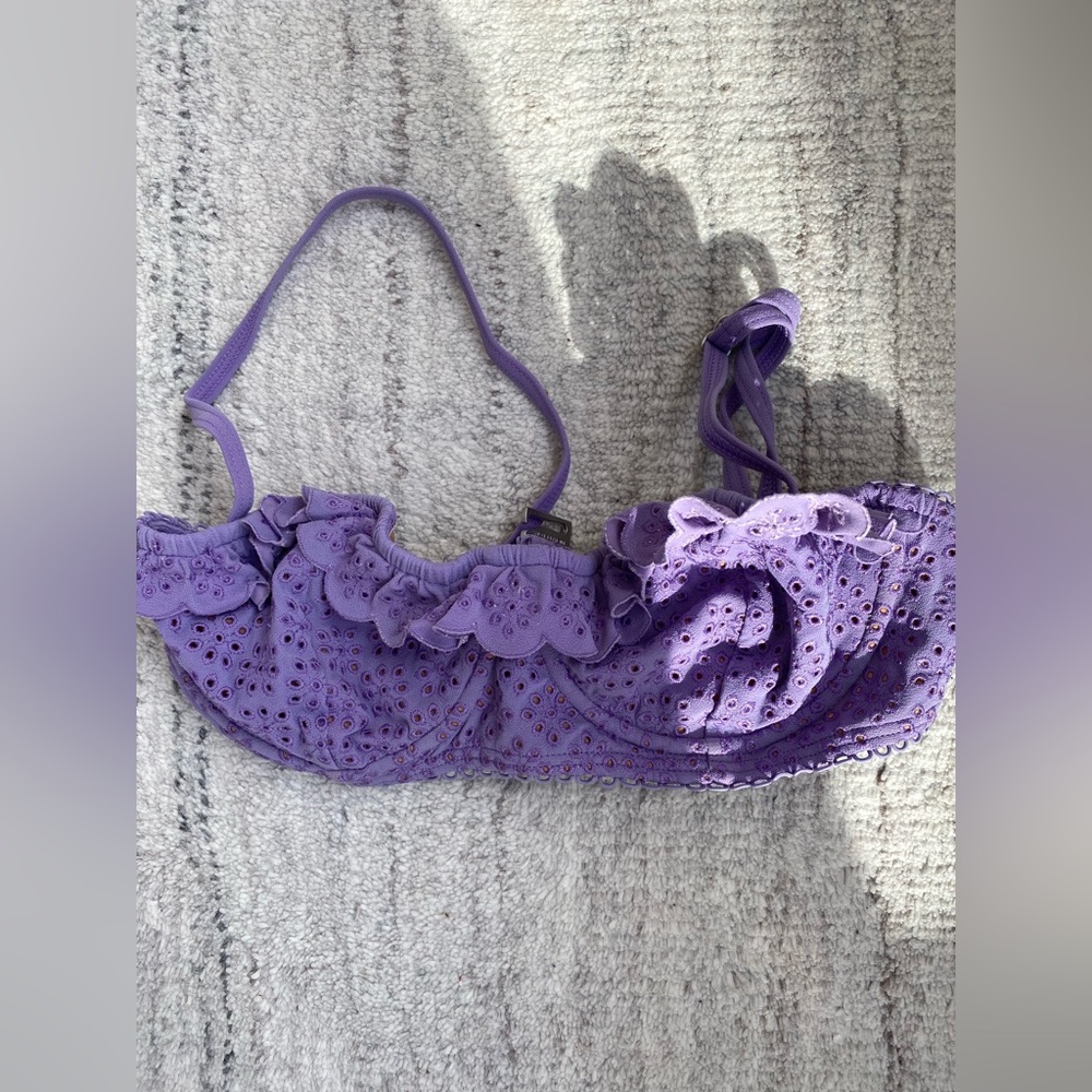Michael Kors Eyelet Ruffle bikini top in purple, Size 6